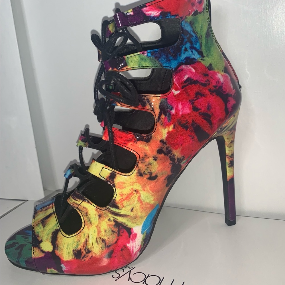 COLORFUL HEELS